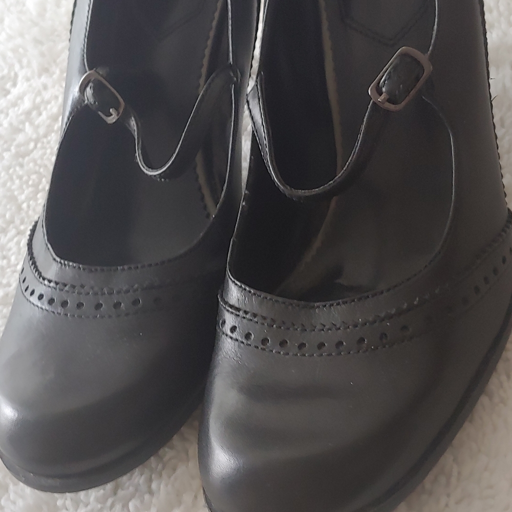 Nine West Black Heels 7.5
